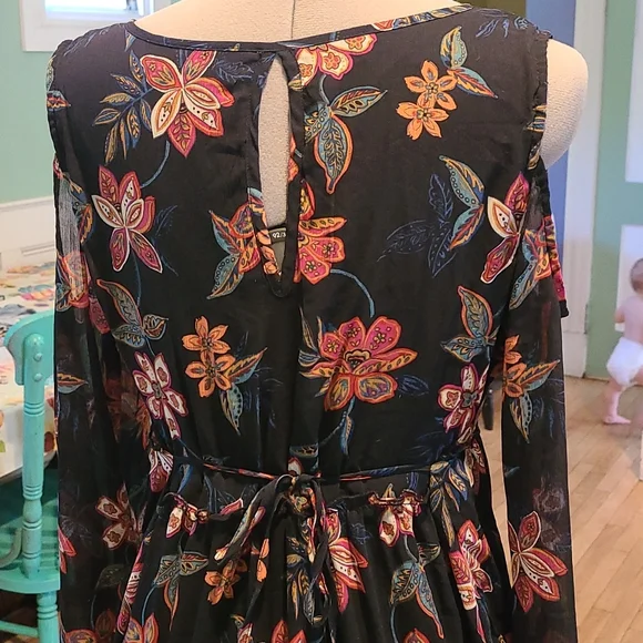 HOLLISTER MEDIUM FLORAL BLACK FALL MINI DRESS - Picture 3 of 5